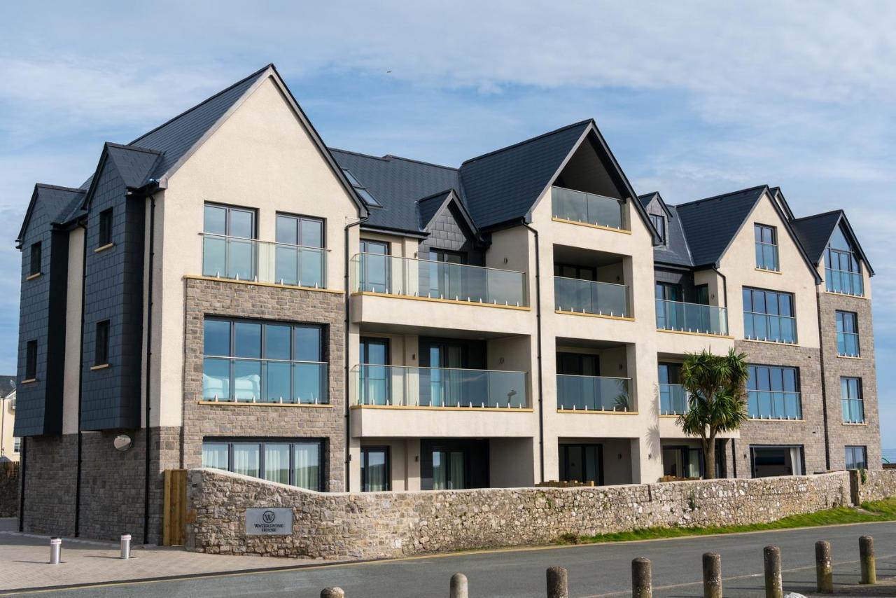 Apartment 3 Waterstone House - Sea Front Apartment, Hot Tub Tenby Exterior foto